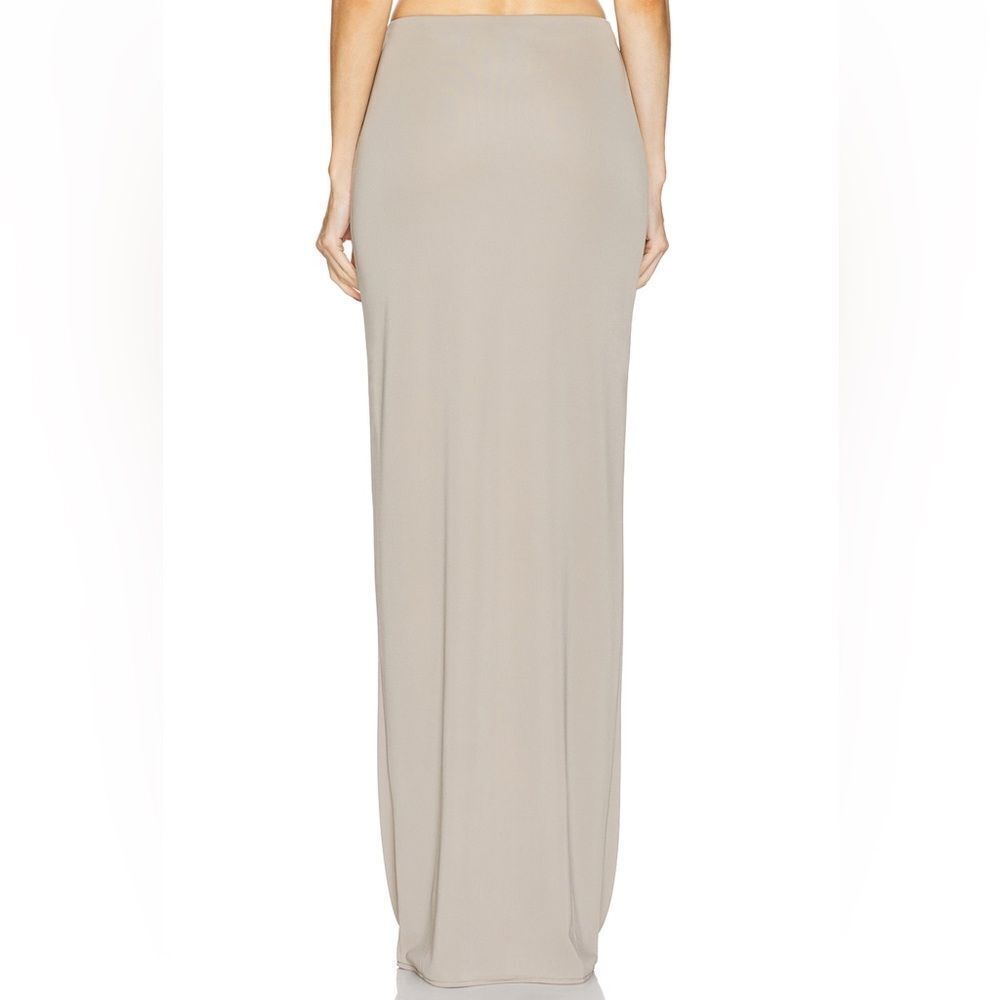 NEW HELSA Matte Jersey Slim Skirt in Oyster - Picture 8 of 13